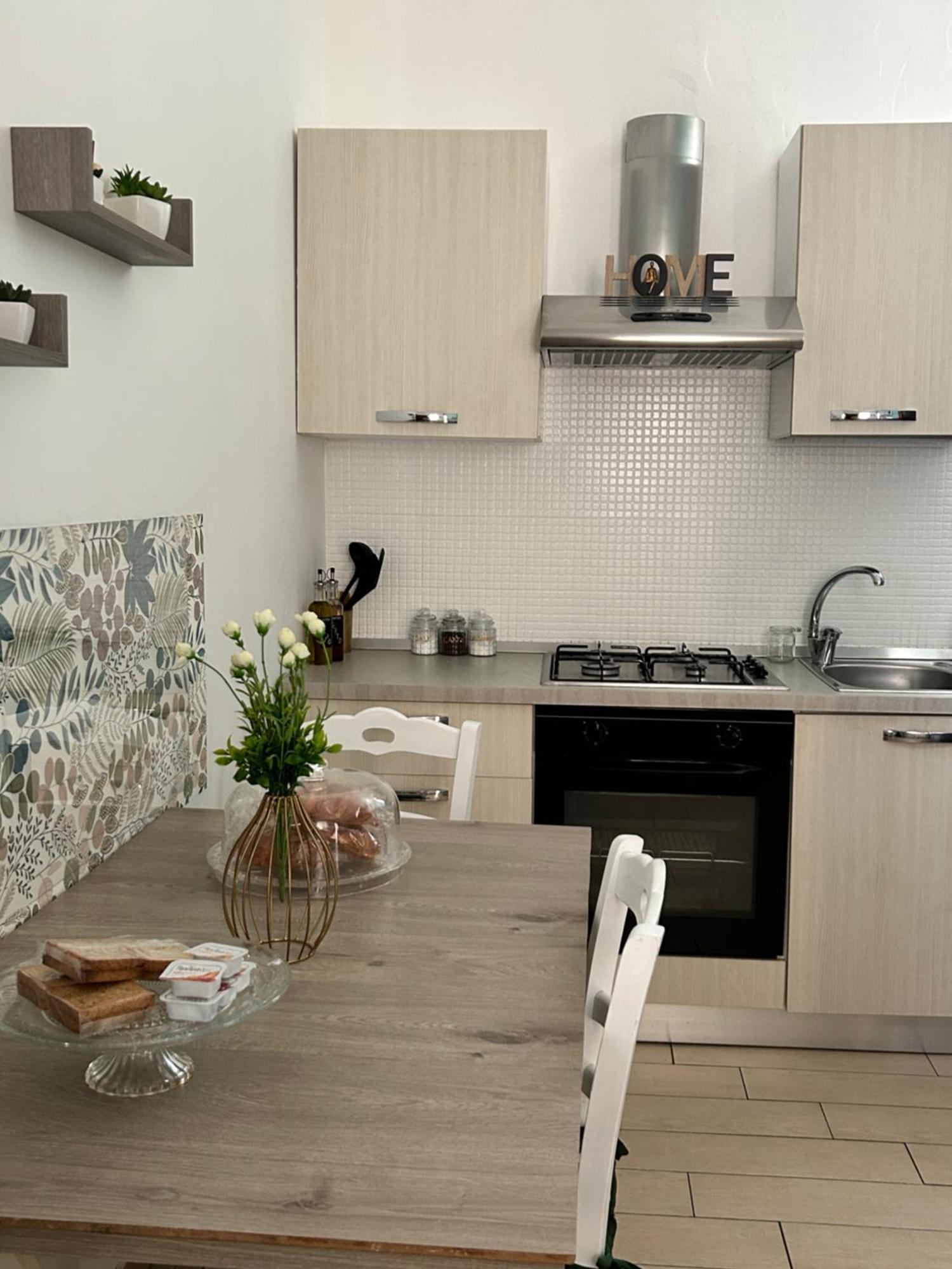 Appartamento La Finestrella Giardina Gallotti Esterno foto